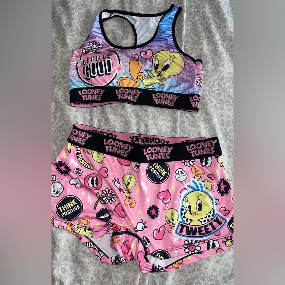 Women Looney tunes 2 piece medium